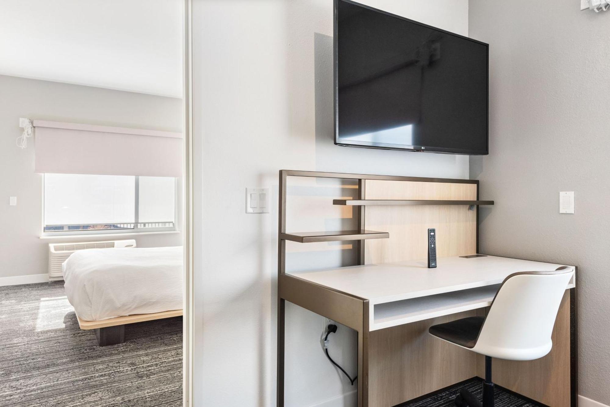 Towneplace Suites By Marriott Pueblo Downtown Екстериор снимка