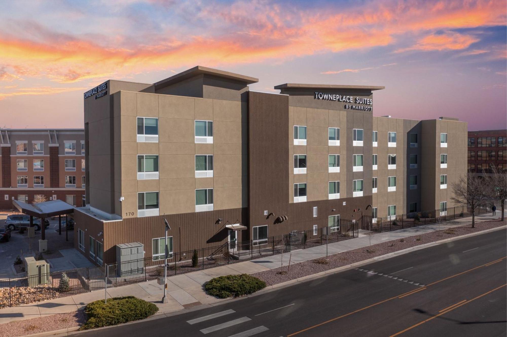 Towneplace Suites By Marriott Pueblo Downtown Екстериор снимка